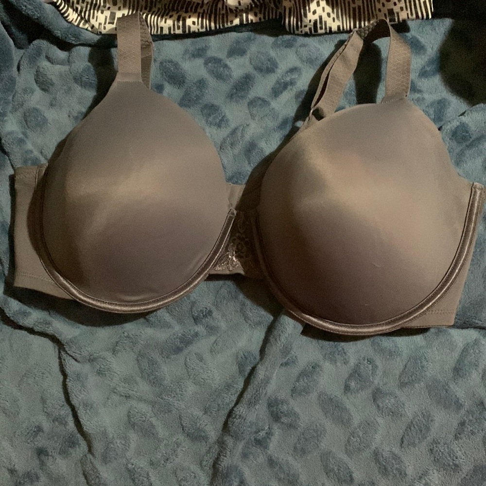 Bra worn once. Size 42DD.